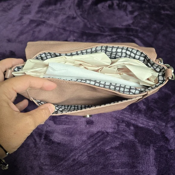 Moda Luxe Easy Foldover Crossbody - Picture 4 of 15